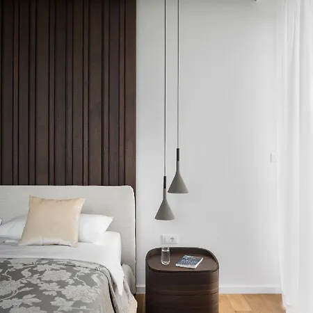 Villa Design Noble With Bale