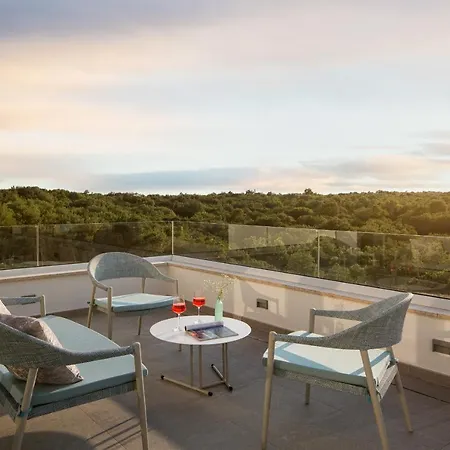 Design Noble With * Bale