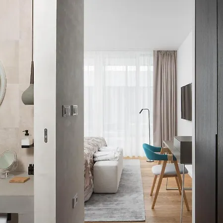 Villa Design Noble With