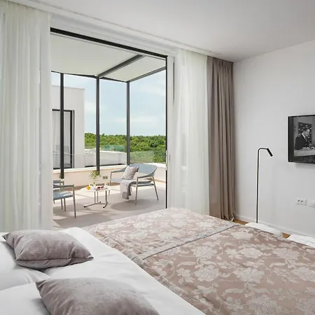 Design Noble With Bale