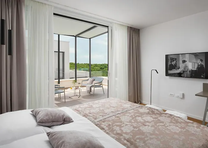 Design Noble With 발