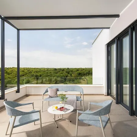 Design Noble With Villa Bale