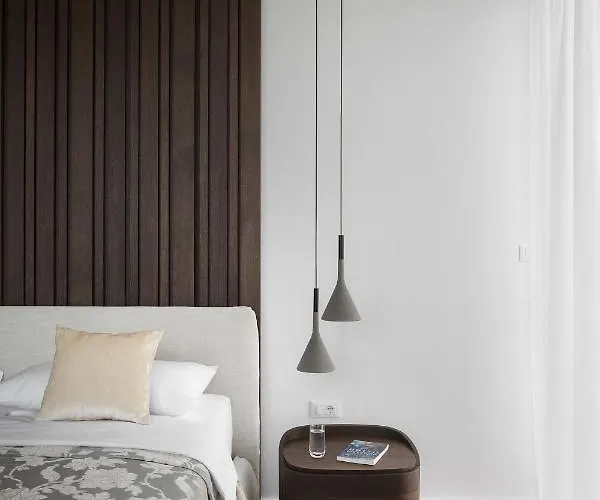 Villa Design Noble With Bale