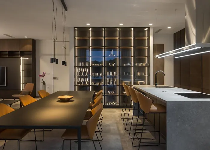 Villa Design Noble With