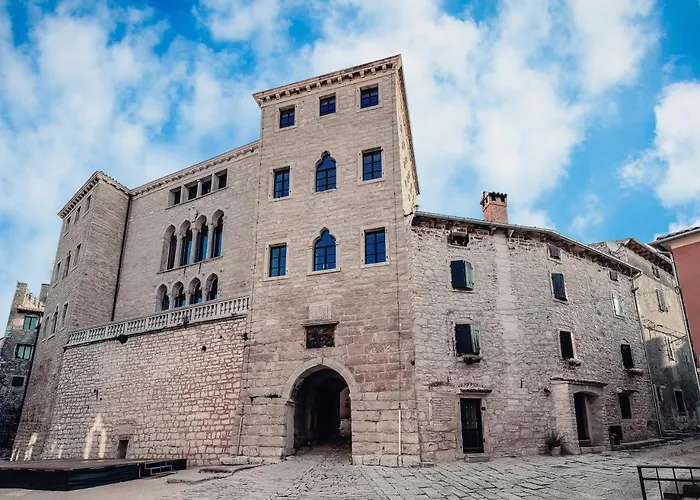 Villa Design Noble With *